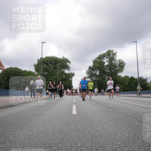 29.06.2025 - hella hamburg halbmarathon Luisa Fischer http://msf.ph/oto/8476189 29.06.2025 10:47:02 Kennedybrücke 12603, 1816, 1816, 2343, 2361, 5214, 5720, 6012, 6096, 7205, 9704 meine-sportfotos.de