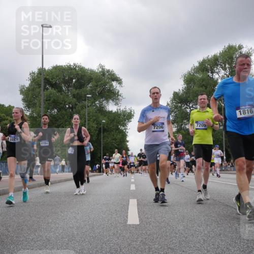 29.06.2025 - hella hamburg halbmarathon Luisa Fischer http://msf.ph/oto/8476245 29.06.2025 10:47:04 Kennedybrücke 3329, 8184, 6610, 7206, 7205, 1816, 1816, 2343, 2361, 5214, 6096, 7205, 9704 meine-sportfotos.de