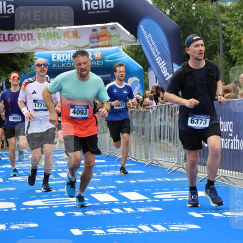 29.06.2025 - hella hamburg halbmarathon Strokosch-Dieckow http://msf.ph/oto/8476252 29.06.2025 10:47:09 Ziel 1460, 2623, 4093, 5472, 6134, 6373, 6700, 6716, 7480, 7908, 9794, 10208, 10211, 12579, 13007, 13672, 15684, 16286, 17718, 17915, 18856 meine-sportfotos.de