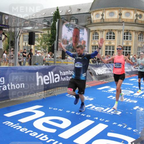 29.06.2025 - hella hamburg halbmarathon Michael Strokosch http://msf.ph/oto/8476326 29.06.2025 10:39:07 Ziel 1164, 1445, 1803, 2262, 4359, 4759, 6682, 6686, 6687, 11447, 11619, 12137, 15561, 15873, 16820, 18734, 19151 meine-sportfotos.de