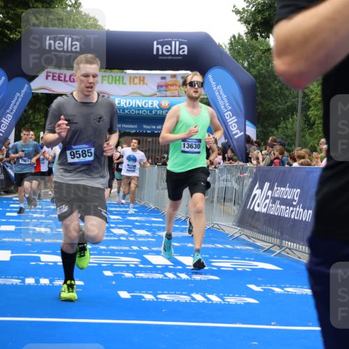29.06.2025 - hella hamburg halbmarathon Strokosch-Dieckow http://msf.ph/oto/8476356 29.06.2025 10:46:05 Ziel 1759, 2189, 2707, 3087, 5648, 6460, 7450, 7961, 8269, 9585, 11094, 11125, 11936, 12269, 13630, 14462, 14804, 16136, 16466, 16475, 18081, 18702, 18797 meine-sportfotos.de