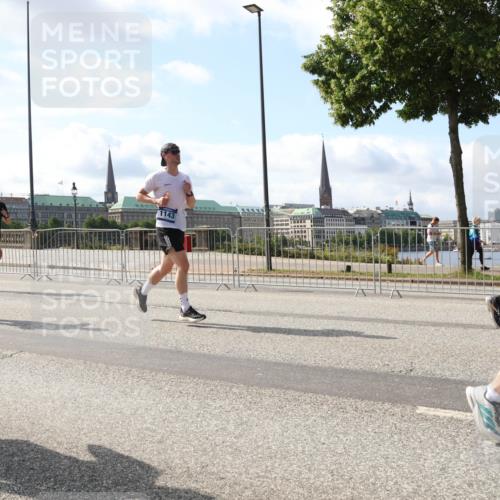 29.06.2025 - hella hamburg halbmarathon Lena Gebhardt http://msf.ph/oto/8476394 29.06.2025 09:55:52 Lombardsbrücke 14458, 1143, 1061, 1120, 1143, 1151, 1216, 1257, 1267, 1461, 1502, 1507, 1630, 1689, 1706, 1884, 1976, 2083, 2250, 2260, 2284, 2504, 2706, 2708, 2718, 2818, 2864, 2884, 3060, 3087, 3213, 3399, 3543, 3654, 3692, 3945, 3985, 4033, 4088, 4127, 4324, 4345, 4346, 4557, 4601, 4847, 4890, 4938, 5116, 5421, 5459, 5708, 5915, 6009, 6054, 6115, 6134, 6421, 6481, 6532, 6691, 6994, 7056, 7100, 7224, 7269, 7312, 7332, 8335, 8989 meine-sportfotos.de