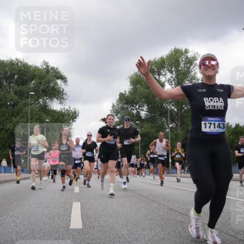 29.06.2025 - hella hamburg halbmarathon Luisa Fischer http://msf.ph/oto/8476397 29.06.2025 10:47:10 Kennedybrücke 436, 13748, 4627, 12654, 18318, 697, 1195, 13706, 17143, 9704, 2343, 5214, 5649, 6096, 6931, 7197, 8504, 9704 meine-sportfotos.de