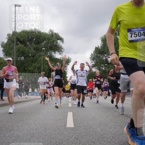 29.06.2025 - hella hamburg halbmarathon Luisa Fischer http://msf.ph/oto/8476537 29.06.2025 10:47:16 Kennedybrücke 74, 15848, 7197, 157, 2253, 14866, 3597, 85, 7504, 2258, 3597, 4636, 4866, 5001, 5192, 5201, 5649, 5902, 5905, 6334, 6931, 7197, 8504, 10006, 10097 meine-sportfotos.de