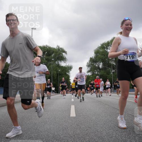 29.06.2025 - hella hamburg halbmarathon Luisa Fischer http://msf.ph/oto/8476604 29.06.2025 10:47:19 Kennedybrücke 5001, 2258, 7197, 14866, 2258, 3597, 4636, 4866, 5001, 5192, 5201, 5902, 5905, 6226, 6334, 6931, 7197, 8504, 9879, 10006, 10097, 10220 meine-sportfotos.de