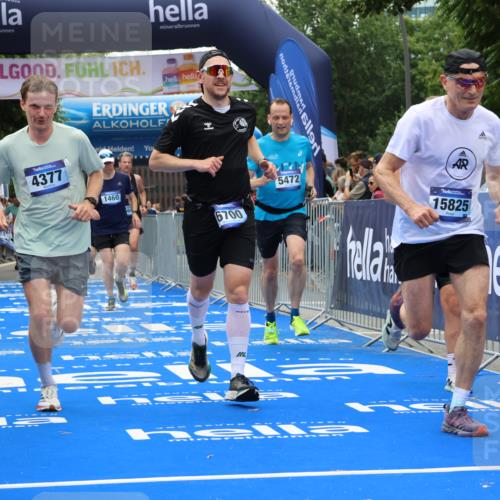 29.06.2025 - hella hamburg halbmarathon Strokosch-Dieckow http://msf.ph/oto/8476721 29.06.2025 10:47:02 Ziel 1139, 1460, 1689, 4093, 4377, 5472, 6700, 7908, 9794, 10122, 12579, 13007, 13728, 14415, 14449, 14594, 14783, 15684, 15825, 16081, 17979 meine-sportfotos.de