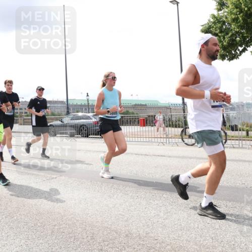 29.06.2025 - hella hamburg halbmarathon Lena Gebhardt http://msf.ph/oto/8476760 29.06.2025 10:33:19 Lombardsbrücke 13339, 2085, 5885, 1078, 1324, 1732, 1764, 1995, 2038, 2054, 2085, 2276, 2776, 2838, 2959, 3341, 3391, 3708, 3812, 3871, 4030, 4096, 4164, 4445, 4555, 4650, 5110, 5180, 5581, 5917, 6040, 6773, 6861, 6999, 7705, 7982, 8021, 8170, 8595, 8839, 8891, 9034, 9143, 9234, 9258, 9289, 9438, 9471, 9542, 9591, 9592, 9750, 9768, 9780, 11229, 11260, 11713, 11756, 11811, 11826, 12039, 12423, 12424, 14305, 14743, 15951 meine-sportfotos.de