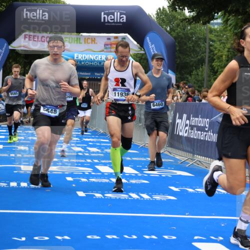 29.06.2025 - hella hamburg halbmarathon Strokosch-Dieckow http://msf.ph/oto/8476816 29.06.2025 10:46:02 Ziel 1759, 2189, 2707, 3087, 4277, 5648, 6460, 7961, 8269, 8577, 8871, 9585, 11125, 11936, 12084, 12269, 13630, 14462, 14804, 16136, 16466, 16475, 17008, 18081, 18702, 19116 meine-sportfotos.de