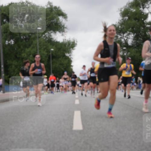 29.06.2025 - hella hamburg halbmarathon Luisa Fischer http://msf.ph/oto/8476888 29.06.2025 10:47:35 Kennedybrücke 1026, 1095, 1459, 1802, 1804, 2073, 2674, 2733, 3065, 4968, 5127, 5355, 7489, 8058, 8591, 8870, 9331, 10285, 10553 meine-sportfotos.de