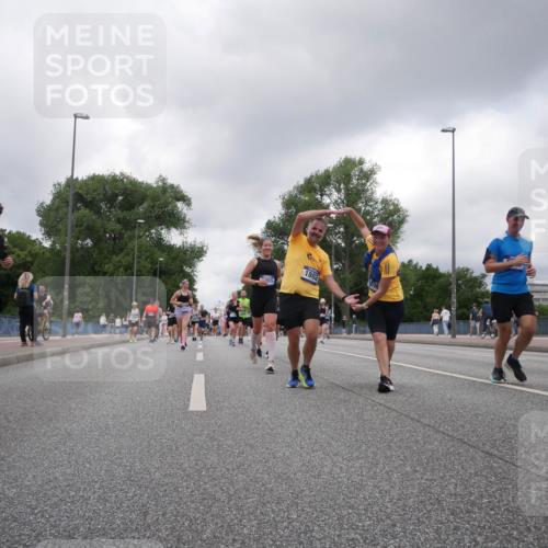 29.06.2025 - hella hamburg halbmarathon Luisa Fischer http://msf.ph/oto/8476956 29.06.2025 10:47:38 Kennedybrücke 8591, 65, 1802, 1026, 1095, 1802, 1804, 2073, 2674, 3065, 4968, 5127, 5355, 7489, 8058, 8591, 8763, 8870, 9331, 9333, 10285, 10553, 10707 meine-sportfotos.de