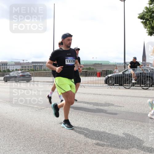 29.06.2025 - hella hamburg halbmarathon Lena Gebhardt http://msf.ph/oto/8477003 29.06.2025 10:33:20 Lombardsbrücke 838, 13339, 1078, 1324, 1732, 1764, 1995, 2038, 2054, 2085, 2276, 2776, 2838, 2959, 3341, 3391, 3708, 3812, 3871, 4030, 4096, 4164, 4445, 4555, 4650, 5110, 5180, 5581, 5917, 6040, 6773, 6861, 6999, 7705, 7982, 8021, 8170, 8282, 8595, 8839, 8891, 9034, 9143, 9234, 9258, 9289, 9438, 9471, 9542, 9591, 9592, 9750, 9768, 9780, 9799, 11229, 11260, 11713, 11756, 11811, 11826, 12039, 12423, 12424, 14305, 14743, 15951 meine-sportfotos.de