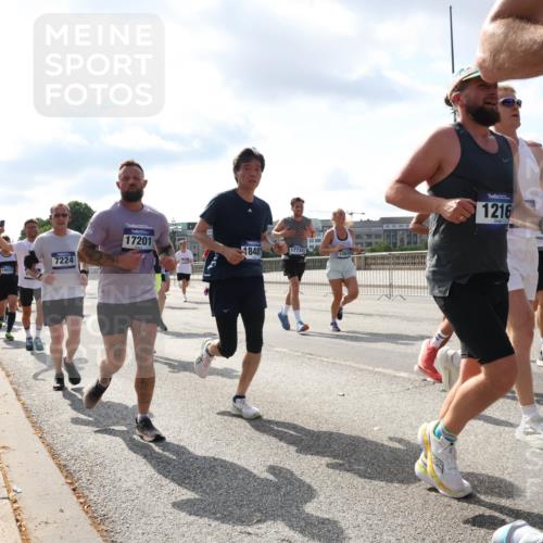 29.06.2025 - hella hamburg halbmarathon Lena Gebhardt http://msf.ph/oto/8477156 29.06.2025 09:55:55 Lombardsbrücke 17201, 18487, 17734, 7224, 18031, 1216, 1061, 1120, 1143, 1151, 1216, 1257, 1267, 1461, 1502, 1507, 1630, 1689, 1884, 1976, 2083, 2250, 2260, 2284, 2504, 2706, 2708, 2718, 2818, 2864, 2884, 3060, 3087, 3213, 3399, 3543, 3654, 3692, 3945, 3985, 4033, 4088, 4127, 4324, 4345, 4346, 4557, 4601, 4847, 4890, 4938, 5116, 5421, 5459, 5915, 6009, 6054, 6115, 6134, 6421, 6481, 6532, 6691, 6994, 7056, 7100, 7178, 7224, 7269, 7332, 8335, 8989 meine-sportfotos.de