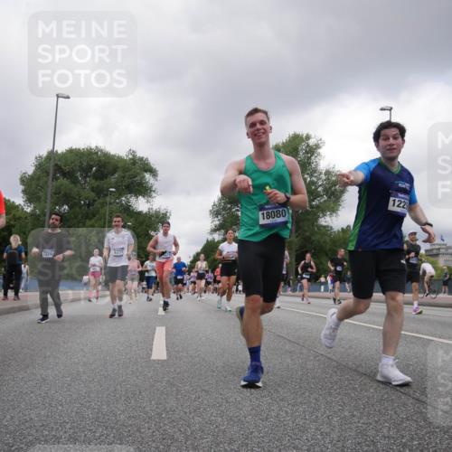 29.06.2025 - hella hamburg halbmarathon Luisa Fischer http://msf.ph/oto/8477299 29.06.2025 10:47:47 Kennedybrücke 7326, 9331, 18080, 1225, 2186, 2692, 3596, 4968, 5355, 6036, 6895, 7489, 8763, 8870, 9331, 9333, 10707 meine-sportfotos.de