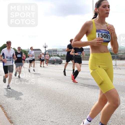 29.06.2025 - hella hamburg halbmarathon Lena Gebhardt http://msf.ph/oto/8477356 29.06.2025 10:33:22 Lombardsbrücke 11826, 16270, 838, 15091, 1078, 1324, 1732, 1764, 1995, 2038, 2054, 2085, 2342, 2776, 2838, 2959, 3341, 3391, 3708, 3812, 3871, 4030, 4096, 4164, 4361, 4445, 4449, 4555, 4650, 5075, 5110, 5180, 5581, 5917, 6109, 6773, 6861, 6999, 7653, 7705, 7982, 8021, 8157, 8170, 8282, 8595, 8891, 9143, 9234, 9258, 9289, 9438, 9471, 9542, 9591, 9592, 9750, 9768, 9780, 9799, 11229, 11260, 11713, 11756, 11811, 11826, 12039, 12423, 12424, 14305, 14743, 15951 meine-sportfotos.de