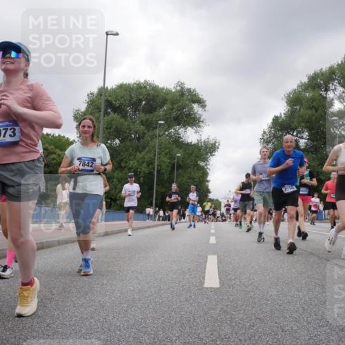 29.06.2025 - hella hamburg halbmarathon Luisa Fischer http://msf.ph/oto/8477474 29.06.2025 10:47:52 Kennedybrücke 9073, 7842, 339, 3596, 6805, 1454, 2186, 2692, 3596, 4215, 5730, 5731, 6036, 6895 meine-sportfotos.de