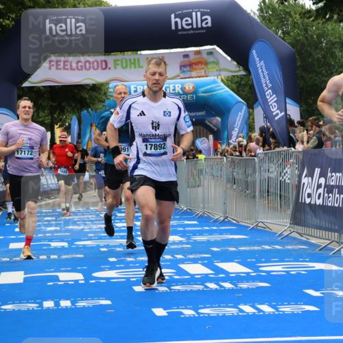 29.06.2025 - hella hamburg halbmarathon Strokosch-Dieckow http://msf.ph/oto/8477478 29.06.2025 10:46:52 Ziel 1139, 1689, 4091, 10122, 11858, 13728, 13940, 14385, 14449, 14541, 14594, 15900, 16081, 17172, 17353, 17492, 17669, 17892, 17979, 19105 meine-sportfotos.de