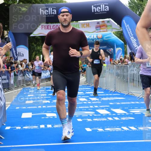 29.06.2025 - hella hamburg halbmarathon Strokosch-Dieckow http://msf.ph/oto/8477499 29.06.2025 10:46:49 Ziel 1139, 3976, 4091, 6630, 11858, 13940, 14385, 14541, 15900, 17172, 17353, 17492, 17669, 17743, 17892, 19105, 19128 meine-sportfotos.de
