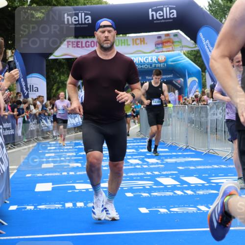 29.06.2025 - hella hamburg halbmarathon Strokosch-Dieckow http://msf.ph/oto/8477590 29.06.2025 10:46:49 Ziel 1139, 3976, 4091, 6630, 11858, 13940, 14385, 14541, 15900, 17172, 17353, 17492, 17669, 17743, 17892, 19105, 19128 meine-sportfotos.de