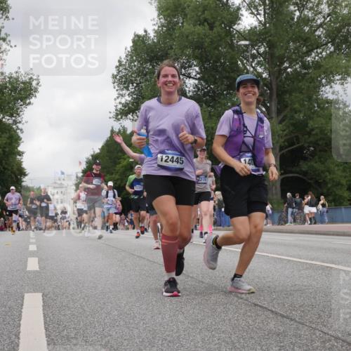 29.06.2025 - hella hamburg halbmarathon Luisa Fischer http://msf.ph/oto/8477620 29.06.2025 10:47:58 Kennedybrücke 7818, 10303, 12445, 4215, 148, 4215, 5730, 5731, 6895, 7610, 7818, 10303, 10304 meine-sportfotos.de