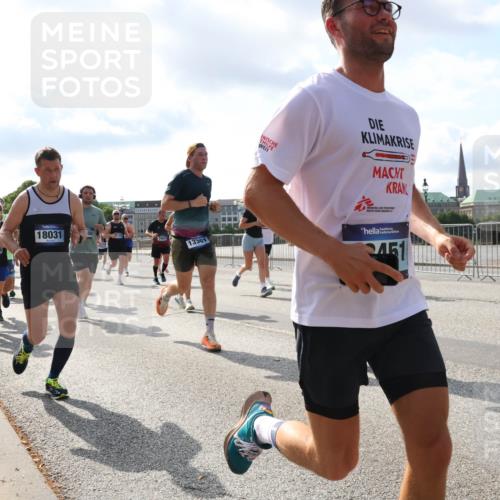 29.06.2025 - hella hamburg halbmarathon Lena Gebhardt http://msf.ph/oto/8477680 29.06.2025 09:55:57 Lombardsbrücke 18031, 08, 10895, 13301, 451, 1061, 1120, 1143, 1151, 1216, 1257, 1267, 1461, 1502, 1507, 1630, 1689, 1976, 2083, 2250, 2260, 2284, 2504, 2706, 2708, 2718, 2818, 2864, 2884, 3060, 3087, 3213, 3399, 3543, 3654, 3692, 3945, 3985, 4033, 4088, 4127, 4324, 4345, 4346, 4557, 4601, 4847, 4890, 4938, 5116, 5421, 5459, 5915, 6009, 6054, 6115, 6134, 6421, 6481, 6532, 6691, 6994, 7056, 7100, 7178, 7224, 7269, 7332, 8335, 8989, 10596 meine-sportfotos.de