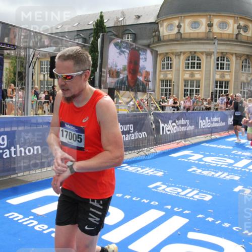 29.06.2025 - hella hamburg halbmarathon Michael Strokosch http://msf.ph/oto/8477683 29.06.2025 10:39:50 Ziel 1975, 2525, 2573, 13190, 14204, 15435, 15744, 16580, 17005, 17792, 18013 meine-sportfotos.de