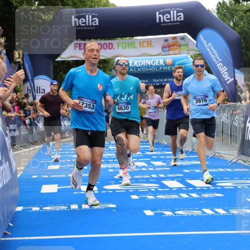 29.06.2025 - hella hamburg halbmarathon Strokosch-Dieckow http://msf.ph/oto/8477703 29.06.2025 10:46:45 Ziel 1920, 1942, 3976, 4091, 6630, 11858, 13940, 14541, 15714, 15900, 16175, 17172, 17353, 17492, 17669, 17743, 17865, 17892, 18297, 19105, 19128 meine-sportfotos.de