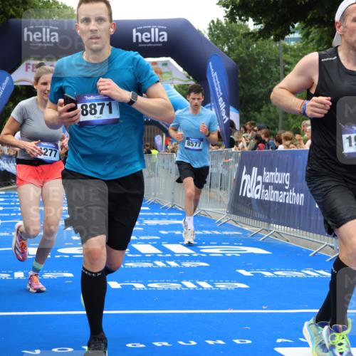 29.06.2025 - hella hamburg halbmarathon Strokosch-Dieckow http://msf.ph/oto/8477856 29.06.2025 10:45:56 Ziel 2189, 3477, 4277, 5648, 6460, 6532, 8269, 8577, 8871, 10792, 11821, 11936, 12084, 12269, 14462, 14804, 14911, 15149, 16624, 17008, 18081, 18185, 19116 meine-sportfotos.de