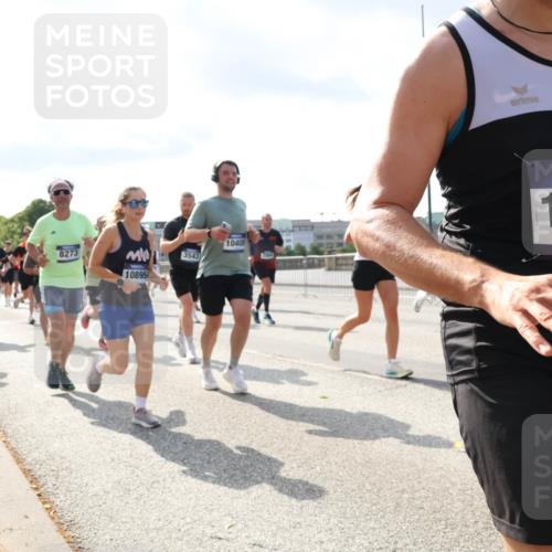 29.06.2025 - hella hamburg halbmarathon Lena Gebhardt http://msf.ph/oto/8477941 29.06.2025 09:55:58 Lombardsbrücke 8273, 3543, 10895, 10408, 18031, 1061, 1120, 1143, 1151, 1216, 1257, 1267, 1461, 1502, 1507, 1630, 1689, 1976, 2083, 2250, 2260, 2284, 2504, 2706, 2708, 2718, 2818, 2864, 2884, 3060, 3087, 3213, 3399, 3543, 3654, 3692, 3945, 3985, 4033, 4088, 4127, 4324, 4345, 4346, 4557, 4601, 4847, 4890, 4938, 5116, 5421, 5459, 5915, 6009, 6054, 6115, 6134, 6421, 6481, 6532, 6691, 6994, 7056, 7100, 7178, 7224, 7269, 7332, 8335, 8989, 10596 meine-sportfotos.de
