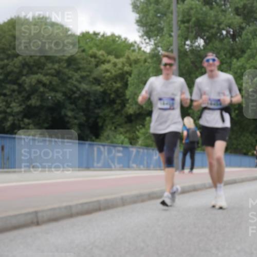 29.06.2025 - hella hamburg halbmarathon Luisa Fischer http://msf.ph/oto/8477979 29.06.2025 10:48:12 Kennedybrücke 1273, 1685, 1713, 3238, 3506, 6002, 6922, 7541, 8605, 10223 meine-sportfotos.de