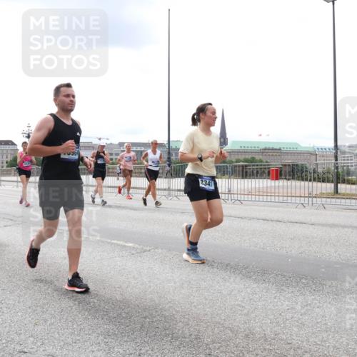29.06.2025 - hella hamburg halbmarathon Lena Gebhardt http://msf.ph/oto/8478095 29.06.2025 10:33:25 Lombardsbrücke 959, 9591, 504, 17135, 3341, 1324, 1764, 1995, 2038, 2054, 2085, 2342, 2776, 2838, 2959, 3170, 3341, 3391, 3560, 3812, 3871, 4030, 4096, 4164, 4361, 4433, 4445, 4449, 4555, 4650, 5075, 5096, 5110, 5141, 5180, 5569, 5581, 5917, 6109, 6773, 6854, 6999, 7653, 7705, 7982, 8021, 8157, 8282, 8595, 8891, 9143, 9234, 9258, 9289, 9438, 9471, 9591, 9592, 9750, 9768, 9780, 9799, 11229, 11260, 11713, 11811, 11826, 12039, 14305, 14743, 15951 meine-sportfotos.de