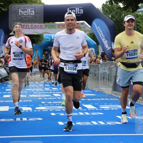 29.06.2025 - hella hamburg halbmarathon Strokosch-Dieckow http://msf.ph/oto/8478184 29.06.2025 10:46:37 Ziel 1920, 1942, 3976, 5459, 6630, 8482, 9051, 9232, 9529, 13525, 13554, 15026, 15133, 15206, 15714, 16175, 17281, 17461, 17743, 17865, 18297, 18882, 19128 meine-sportfotos.de