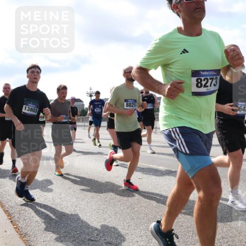 29.06.2025 - hella hamburg halbmarathon Lena Gebhardt http://msf.ph/oto/8478191 29.06.2025 09:56:00 Lombardsbrücke 2250, 13803, 009, 9074, 8821, 5116, 8273, 543, 1061, 1120, 1143, 1151, 1216, 1257, 1267, 1461, 1499, 1502, 1507, 1630, 1689, 2083, 2250, 2260, 2284, 2504, 2706, 2708, 2718, 2818, 2864, 2884, 3060, 3087, 3213, 3399, 3543, 3654, 3692, 3945, 3985, 4033, 4088, 4127, 4324, 4345, 4346, 4557, 4601, 4847, 4890, 4938, 5116, 5421, 5459, 5915, 6009, 6054, 6115, 6134, 6168, 6421, 6481, 6532, 6691, 6994, 7056, 7100, 7178, 7224, 7269, 7332, 7943, 8335, 8989, 10596 meine-sportfotos.de