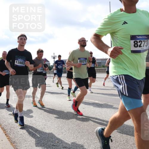 29.06.2025 - hella hamburg halbmarathon Lena Gebhardt http://msf.ph/oto/8478214 29.06.2025 09:56:00 Lombardsbrücke 2250, 15502, 13803, 11009, 9074, 8821, 5116, 8273, 5543, 1061, 1120, 1143, 1151, 1216, 1257, 1267, 1461, 1499, 1502, 1507, 1630, 1689, 2083, 2250, 2260, 2284, 2504, 2706, 2708, 2718, 2818, 2864, 2884, 3060, 3087, 3213, 3399, 3543, 3654, 3692, 3945, 3985, 4033, 4088, 4127, 4324, 4345, 4346, 4557, 4601, 4847, 4890, 4938, 5116, 5421, 5459, 5915, 6009, 6054, 6115, 6134, 6168, 6421, 6481, 6532, 6691, 6994, 7056, 7100, 7178, 7224, 7269, 7332, 7943, 8335, 8989, 10596 meine-sportfotos.de