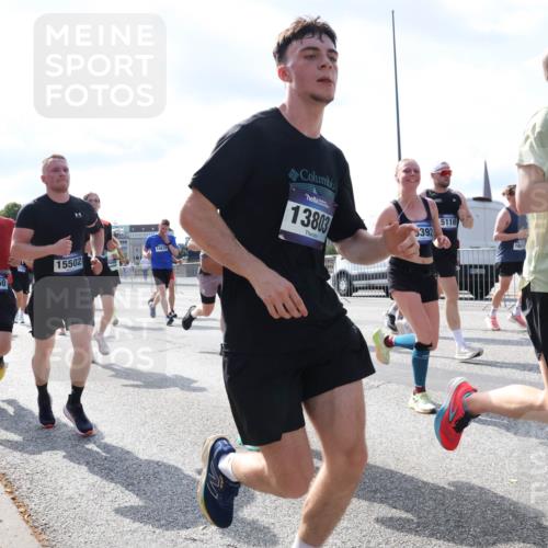 29.06.2025 - hella hamburg halbmarathon Lena Gebhardt http://msf.ph/oto/8478244 29.06.2025 09:56:00 Lombardsbrücke 2250, 15502, 14628, 13803, 5116, 392, 1885, 200, 1061, 1120, 1143, 1151, 1216, 1257, 1267, 1461, 1499, 1502, 1507, 1630, 1689, 2083, 2250, 2260, 2284, 2504, 2706, 2708, 2718, 2818, 2864, 2884, 3060, 3087, 3213, 3399, 3543, 3654, 3692, 3945, 3985, 4033, 4088, 4127, 4324, 4345, 4346, 4557, 4601, 4847, 4890, 4938, 5116, 5421, 5459, 5915, 6009, 6054, 6115, 6134, 6168, 6421, 6481, 6532, 6691, 6994, 7056, 7100, 7178, 7224, 7269, 7332, 7943, 8335, 8989, 10596 meine-sportfotos.de