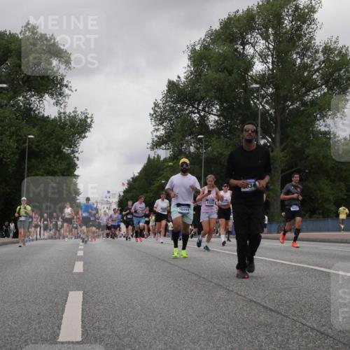 29.06.2025 - hella hamburg halbmarathon Luisa Fischer http://msf.ph/oto/8478271 29.06.2025 10:48:25 Kennedybrücke 4056, 16494, 074, 1024002, 34, 6841, 1024, 1798, 4388, 6841, 6888, 7216, 8745, 8907, 9084, 9085 meine-sportfotos.de