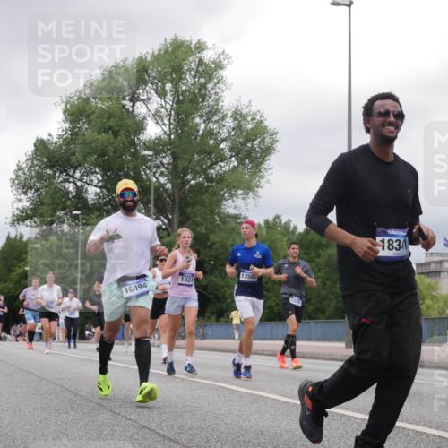 29.06.2025 - hella hamburg halbmarathon Luisa Fischer http://msf.ph/oto/8478315 29.06.2025 10:48:27 Kennedybrücke 16494, 1024, 13580, 6841, 1834, 1024, 1798, 4388, 6841, 6888, 7216, 8745, 8907, 9084, 9085, 10668 meine-sportfotos.de