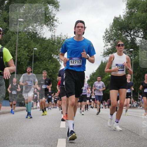 29.06.2025 - hella hamburg halbmarathon Luisa Fischer http://msf.ph/oto/8478413 29.06.2025 10:48:34 Kennedybrücke 19133, 9510, 244, 16101, 12717, 1388, 570, 4275, 12905, 12793, 1, 1798, 3570, 4275, 4337, 4388, 5099, 5949, 6841, 6888, 8907, 10668 meine-sportfotos.de