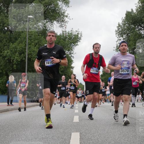 29.06.2025 - hella hamburg halbmarathon Luisa Fischer http://msf.ph/oto/8478507 29.06.2025 10:48:38 Kennedybrücke 1610, 9510, 15809, 14777, 9036, 3, 12198, 3570, 5099, 16793, 1774, 2550, 2779, 3570, 4275, 4337, 4388, 5099, 5949, 6888, 7859, 10668, 10727 meine-sportfotos.de