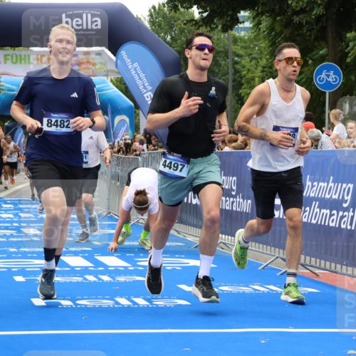 29.06.2025 - hella hamburg halbmarathon Strokosch-Dieckow http://msf.ph/oto/8478548 29.06.2025 10:46:31 Ziel 1920, 2222, 2842, 4237, 4497, 5459, 6421, 6978, 8482, 8981, 9051, 9232, 9386, 9529, 9786, 12891, 13525, 13554, 14045, 14228, 14482, 15026, 15133, 15157, 15206, 15714, 17281, 17461, 18297, 18882, 19209 meine-sportfotos.de