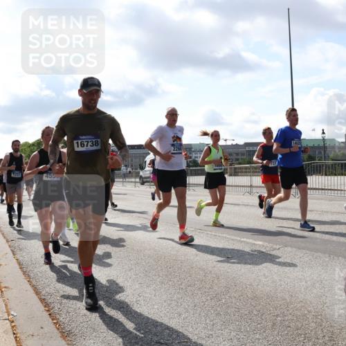 29.06.2025 - hella hamburg halbmarathon Lena Gebhardt http://msf.ph/oto/8478612 29.06.2025 09:56:02 Lombardsbrücke 257, 455, 16738, 2260, 18865, 733, 1462, 1617, 1061, 1120, 1143, 1151, 1216, 1257, 1267, 1461, 1499, 1502, 1507, 1592, 1630, 1689, 2083, 2250, 2260, 2284, 2504, 2706, 2708, 2718, 2818, 2864, 2884, 3060, 3213, 3399, 3543, 3654, 3692, 3945, 3985, 4033, 4077, 4088, 4127, 4324, 4345, 4346, 4557, 4601, 4847, 4890, 5116, 5421, 5459, 5607, 6009, 6054, 6115, 6134, 6168, 6421, 6481, 6691, 6994, 7056, 7100, 7178, 7224, 7269, 7332, 7943, 8335, 8514, 8968, 8989, 9246, 9537, 10596 meine-sportfotos.de