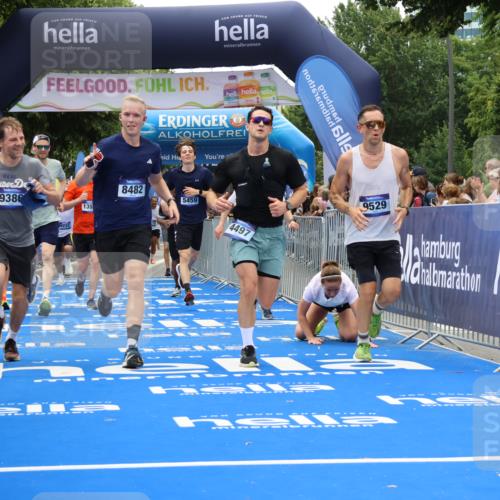 29.06.2025 - hella hamburg halbmarathon Strokosch-Dieckow http://msf.ph/oto/8478652 29.06.2025 10:46:30 Ziel 2222, 2842, 4237, 4497, 5459, 6421, 6978, 7335, 8482, 8981, 9051, 9232, 9386, 9529, 9786, 11185, 11773, 12891, 13525, 13554, 14045, 14228, 14482, 15026, 15133, 15157, 15206, 17281, 17461, 18637, 18882, 19209 meine-sportfotos.de