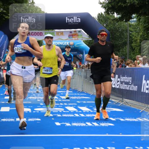 29.06.2025 - hella hamburg halbmarathon Strokosch-Dieckow http://msf.ph/oto/8478813 29.06.2025 10:45:53 Ziel 2189, 3477, 4277, 4345, 6290, 6532, 7385, 8269, 8577, 8871, 10792, 11821, 12084, 14462, 14911, 15149, 16624, 17008, 18185, 19116 meine-sportfotos.de