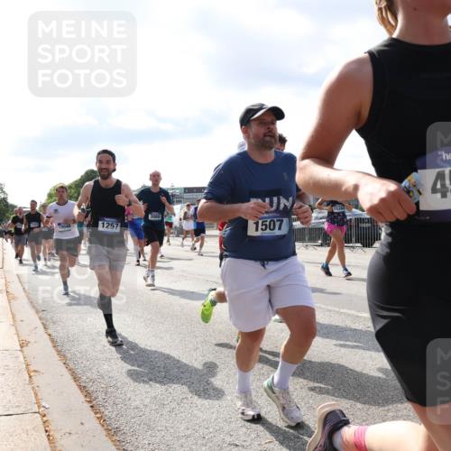 29.06.2025 - hella hamburg halbmarathon Lena Gebhardt http://msf.ph/oto/8478990 29.06.2025 09:56:04 Lombardsbrücke 19040, 1257, 3060, 3060, 1507, 15384, 4557, 1061, 1143, 1216, 1257, 1267, 1461, 1499, 1502, 1507, 1592, 1630, 1689, 2083, 2250, 2260, 2284, 2504, 2706, 2708, 2718, 2818, 2864, 2884, 3060, 3213, 3399, 3543, 3654, 3692, 3945, 4033, 4077, 4088, 4127, 4324, 4345, 4346, 4557, 4601, 4847, 4890, 5116, 5421, 5600, 5607, 6009, 6115, 6134, 6168, 6421, 6481, 6691, 6994, 7056, 7100, 7178, 7224, 7269, 7332, 7943, 8335, 8514, 8968, 8989, 9246, 9537, 10596 meine-sportfotos.de