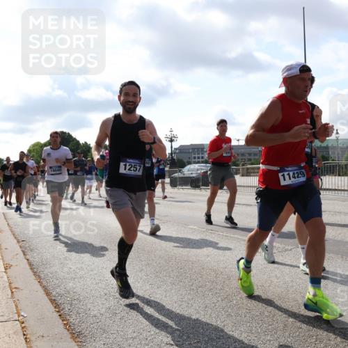 29.06.2025 - hella hamburg halbmarathon Lena Gebhardt http://msf.ph/oto/8479102 29.06.2025 09:56:04 Lombardsbrücke 19040, 1257, 19091, 11429, 1061, 1143, 1216, 1257, 1267, 1461, 1499, 1502, 1507, 1592, 1630, 1689, 2083, 2250, 2260, 2284, 2504, 2706, 2708, 2718, 2818, 2864, 2884, 3060, 3213, 3399, 3543, 3654, 3692, 3945, 4033, 4077, 4088, 4127, 4324, 4345, 4346, 4557, 4601, 4847, 4890, 5116, 5421, 5600, 5607, 6009, 6115, 6134, 6168, 6421, 6481, 6691, 6994, 7056, 7100, 7178, 7224, 7269, 7332, 7943, 8335, 8514, 8968, 8989, 9246, 9537, 10596 meine-sportfotos.de