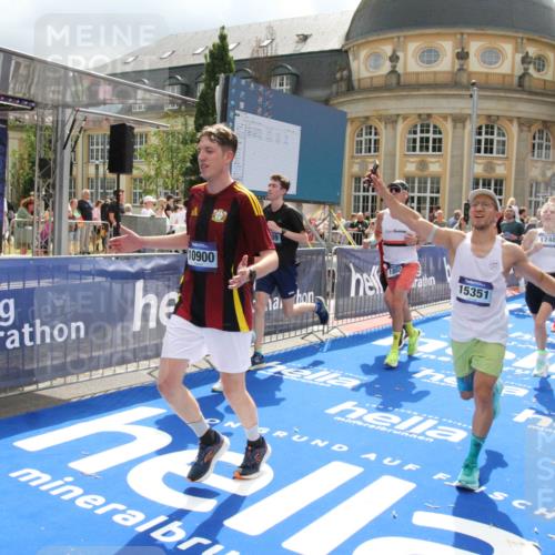 29.06.2025 - hella hamburg halbmarathon Michael Strokosch http://msf.ph/oto/8479306 29.06.2025 10:40:49 Ziel 1631, 1882, 2714, 2750, 4634, 4889, 5014, 5026, 5745, 6429, 7080, 7109, 7622, 8074, 8629, 9294, 9979, 10900, 11959, 14092, 15351, 16201, 16249, 17486 meine-sportfotos.de