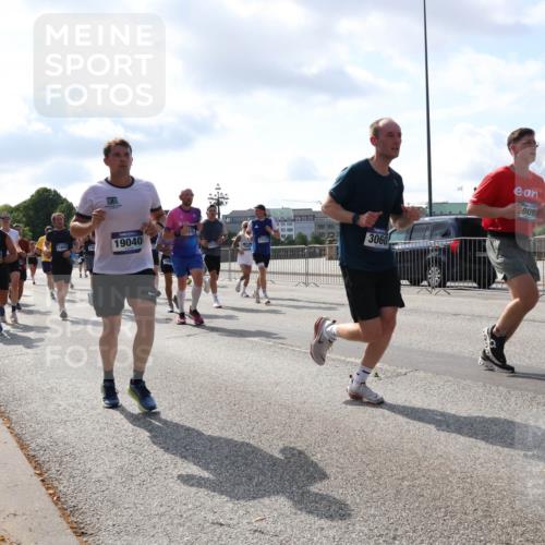 29.06.2025 - hella hamburg halbmarathon Lena Gebhardt http://msf.ph/oto/8479313 29.06.2025 09:56:05 Lombardsbrücke 15499, 12523, 15, 11645, 19040, 17127, 3060, 9091, 1061, 1143, 1216, 1257, 1267, 1452, 1461, 1499, 1502, 1507, 1592, 1630, 1689, 2083, 2250, 2260, 2284, 2504, 2708, 2718, 2818, 2864, 2884, 3060, 3399, 3543, 3654, 3692, 3945, 4033, 4077, 4088, 4127, 4324, 4345, 4346, 4557, 4601, 5116, 5421, 5482, 5600, 5607, 6009, 6115, 6134, 6168, 6481, 6691, 6994, 7056, 7100, 7178, 7224, 7269, 7332, 7583, 7943, 8335, 8514, 8968, 8989, 8996, 9246, 9537, 10596 meine-sportfotos.de