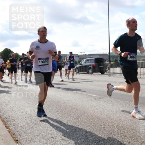 29.06.2025 - hella hamburg halbmarathon Lena Gebhardt http://msf.ph/oto/8479388 29.06.2025 09:56:06 Lombardsbrücke 1387, 17282, 19040, 17130, 3060, 1061, 1143, 1216, 1257, 1267, 1452, 1461, 1499, 1502, 1507, 1592, 1630, 1689, 2083, 2250, 2260, 2284, 2504, 2708, 2718, 2818, 2864, 2884, 3060, 3399, 3543, 3654, 3692, 3945, 4033, 4077, 4127, 4324, 4345, 4346, 4557, 4601, 5116, 5421, 5482, 5600, 5607, 6009, 6115, 6134, 6168, 6481, 6691, 6994, 7056, 7100, 7178, 7224, 7269, 7332, 7583, 7943, 8335, 8514, 8968, 8989, 8996, 9246, 9537, 10596 meine-sportfotos.de