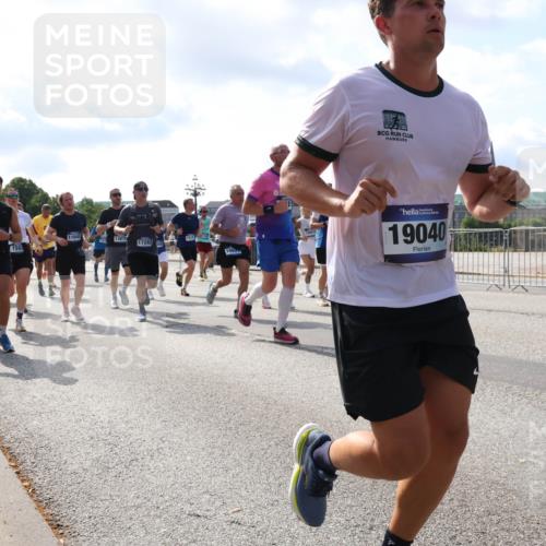 29.06.2025 - hella hamburg halbmarathon Lena Gebhardt http://msf.ph/oto/8479550 29.06.2025 09:56:06 Lombardsbrücke 11645, 158, 150, 17282, 1662, 19040, 1061, 1143, 1216, 1257, 1267, 1452, 1461, 1499, 1502, 1507, 1592, 1630, 1689, 2083, 2250, 2260, 2284, 2504, 2708, 2718, 2818, 2864, 2884, 3060, 3399, 3543, 3654, 3692, 3945, 4033, 4077, 4127, 4324, 4345, 4346, 4557, 4601, 5116, 5421, 5482, 5600, 5607, 6009, 6115, 6134, 6168, 6481, 6691, 6994, 7056, 7100, 7178, 7224, 7269, 7332, 7583, 7943, 8335, 8514, 8968, 8989, 8996, 9246, 9537, 10596 meine-sportfotos.de