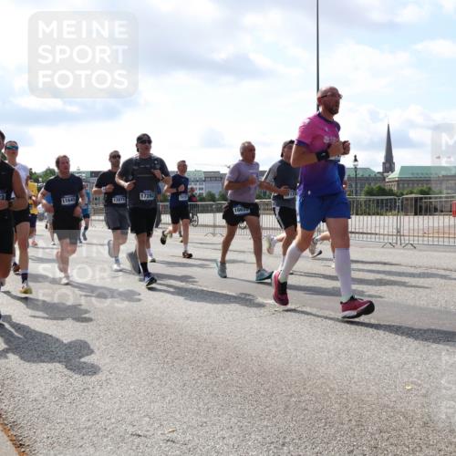 29.06.2025 - hella hamburg halbmarathon Lena Gebhardt http://msf.ph/oto/8479672 29.06.2025 09:56:07 Lombardsbrücke 14928, 158, 12523, 11645, 13875, 17282, 1061, 1143, 1216, 1257, 1267, 1452, 1461, 1499, 1502, 1507, 1592, 1630, 1689, 2083, 2250, 2260, 2284, 2504, 2818, 2864, 2884, 3060, 3399, 3543, 3654, 3692, 3945, 4033, 4077, 4127, 4324, 4345, 4346, 4557, 4601, 5116, 5482, 5600, 5607, 6009, 6115, 6134, 6168, 6481, 6691, 6994, 7056, 7100, 7178, 7224, 7269, 7332, 7583, 7943, 8335, 8514, 8968, 8989, 8996, 9246, 9537, 10596 meine-sportfotos.de