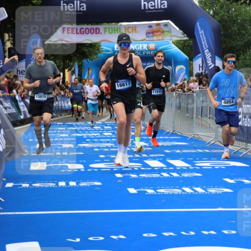29.06.2025 - hella hamburg halbmarathon Strokosch-Dieckow http://msf.ph/oto/8479720 29.06.2025 10:45:44 Ziel 3477, 4345, 4854, 5047, 6071, 6290, 6711, 7385, 13975, 14374, 14764, 16617, 16624, 17332, 17674, 17835, 18862 meine-sportfotos.de